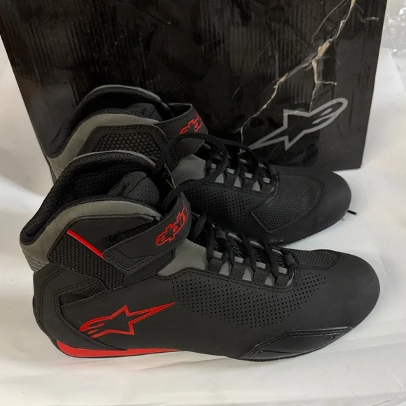 NEW Alpinestars Men’s Sektor Vented Shoes Black and Red Athletic
